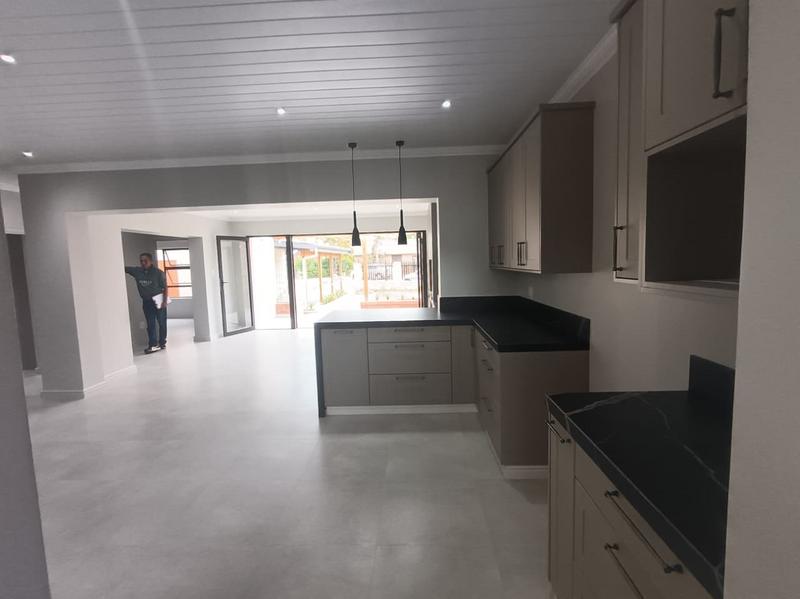 3 Bedroom Property for Sale in Hartenbos Central Western Cape